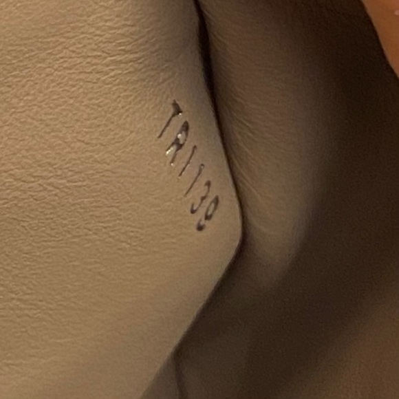 ✈️sold✈️Louis Vuitton CAPUCINES PM,leather bag - Picture 15 of 16